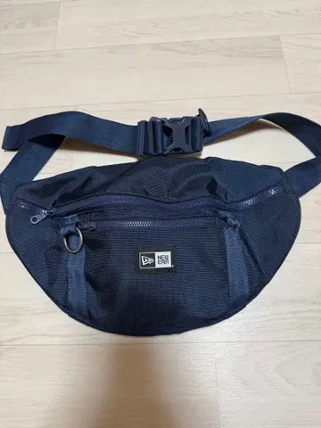 NEW ERA 네이비 바디백