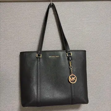 A4 수납 가능 마이클코어스 토트백 참 포함 블랙