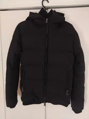 AKM 블랙 다운 자켓 M