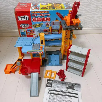 토미카 파워 크레인 건설 현장