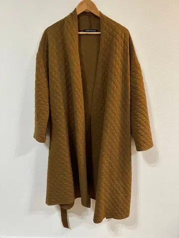 브라운 퀼팅 롱 코트