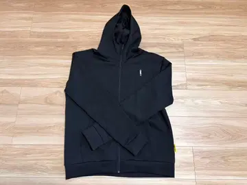 Three Point 후드 부착 후드티