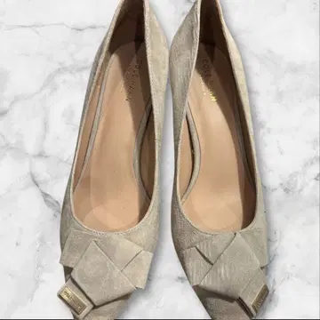 새상품급 콜한 스웨이드 펌프스 9B (26 사이즈) 빅 사이즈