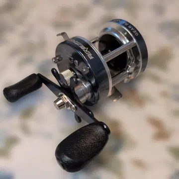 우핸들 원형 베이트릴 HANDING HD-40L 배스 메기 가물치