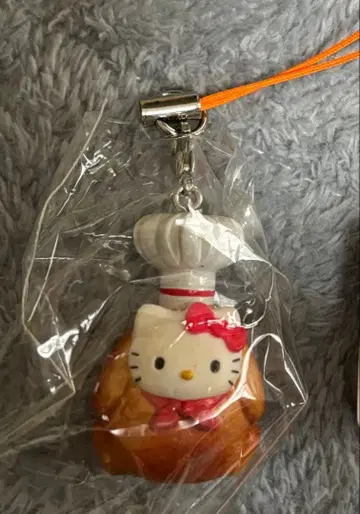 헬로키티 키티 로손 LAWSON 콜라보 L치킨 스트랩 한정판