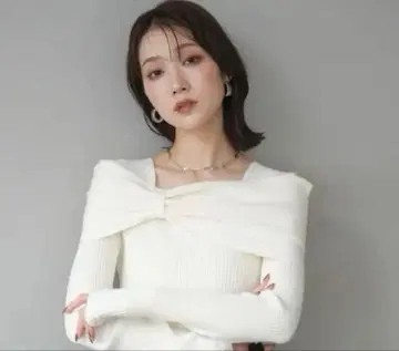 lumier 같은 형태 리본 오프숄더 니트