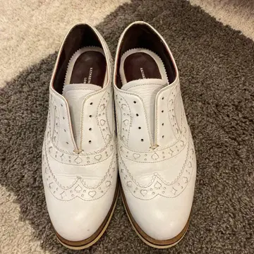 캐서린 햄넷 화이트 로퍼