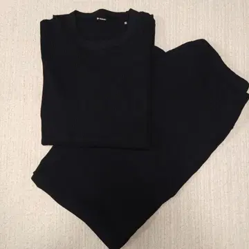 새상품급 Goldwin 써멀 셋업 블랙 긴팔 팬츠