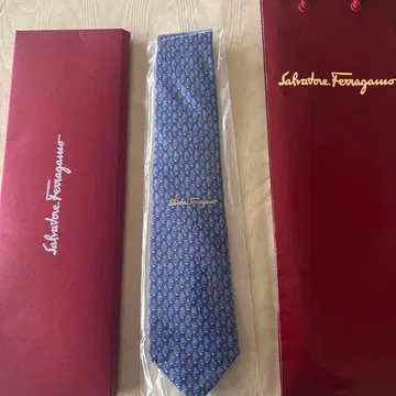 페라가모 새상품 넥타이 상자, 주머니 포함