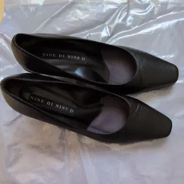 NINE DI NINE 블랙 스퀘어토 펌프스
