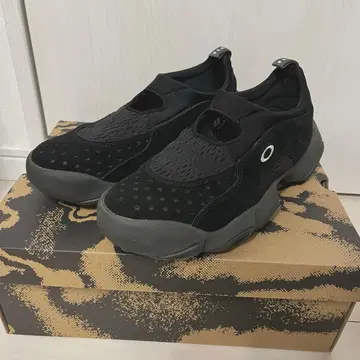 인기 모델 오클리 x 브레인 데드 프레쉬 블랙