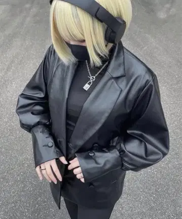 gibous 버터플라이 페이크 가죽 자켓