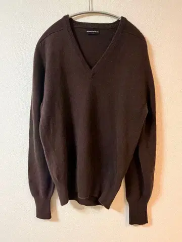 몽슈르 드플랑드르 다크 브라운 V넥 스웨터