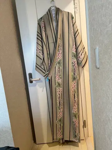 꽃무늬 베이지 스트라이프 기모노 약간 빅 사이즈