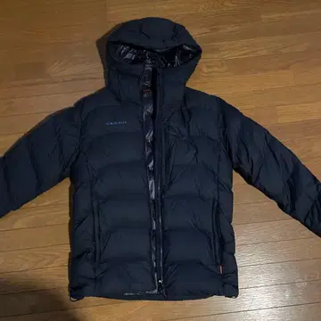 마무트 다운 자켓