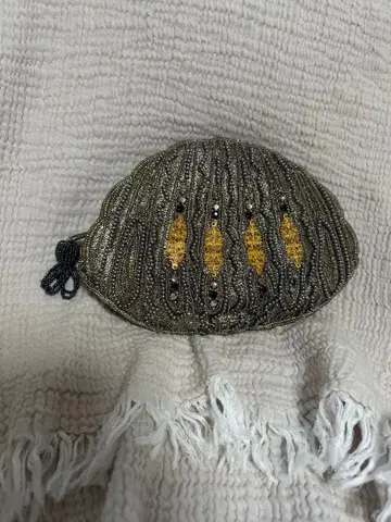 쉘형 비즈 클러치백