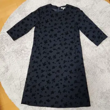새상품 GLOBAL WORK 네이비 꽃무늬 원피스 M 사이즈