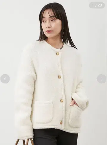 미라 오웬 금장 버튼 짧은 기장 알파카 니트 가디건 자켓 아이보리