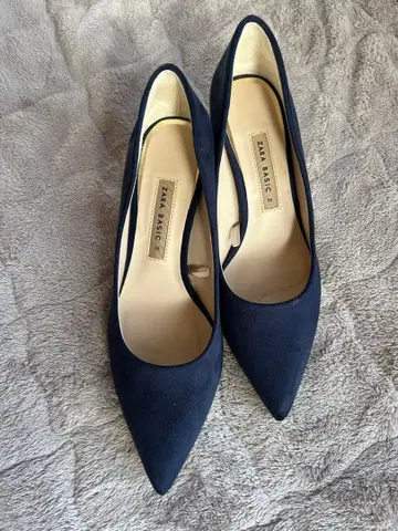 ZARA 네이비 스틸레토 펌프스