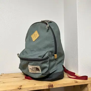 THE NORTH FACE 그레이 백팩