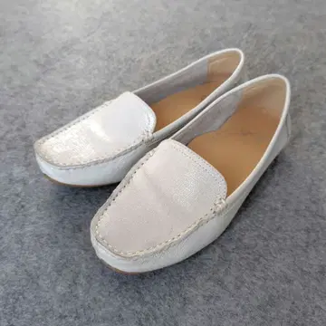 여성용 로퍼 화이트