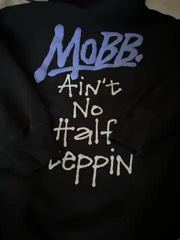 MOBB 후디 백 프린트 있음