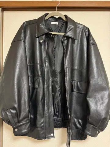 [ INGNI ] 블랙 가죽 자켓 볼륨 슬리브