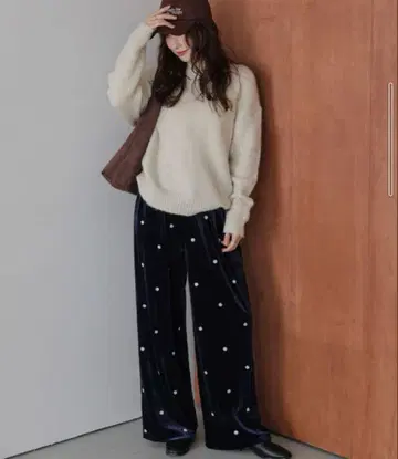 La-gemme 이번 시즌 도트 디자인 벨로아 와이드 팬츠