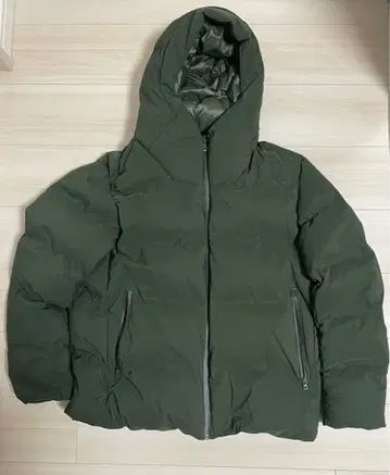 UNIQLO 올리브 그린 심리스 다운 자켓 XXL
