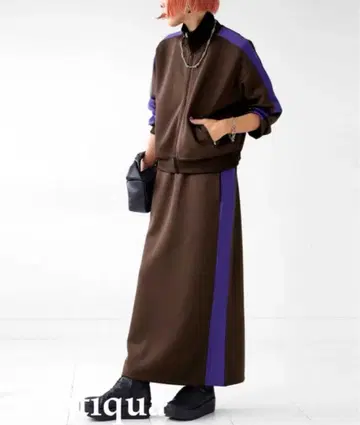 안티카 라인 배색 자켓 스커트 셋업