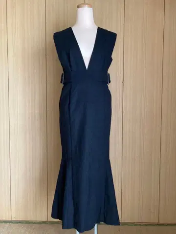 블랙 사이드 벨트 오버롤 스커트 MURUA