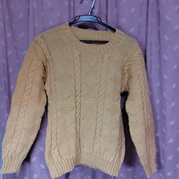 오렌지 케이블 니트 스웨터 긴팔