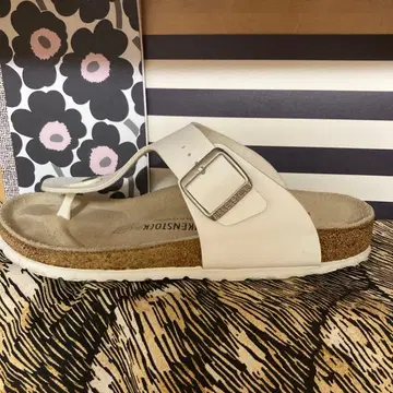 BIRKENSTOCK 람세스 화이트 플랫 샌들