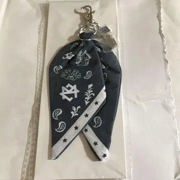 MAZZEL 반다나 키링