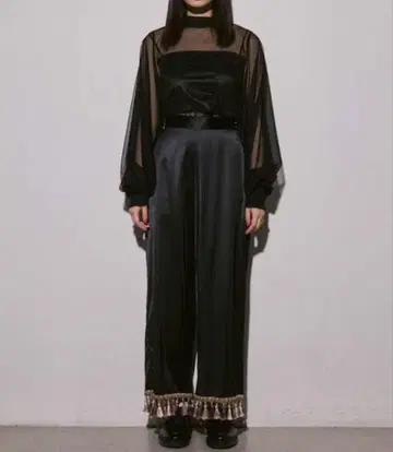 Romansual 로맨슈얼 컬러 태슬 새틴 팬츠 블랙 M