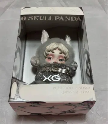 popmart SKULLPANDA 스컬팬더 XG 콜라보 일본 한정판