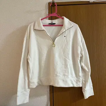 TOMMY HILFIGER 화이트 하프 지퍼 맨투맨
