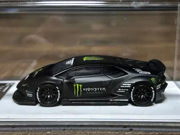 Lamborghini Huracan Monster Energy 1/64