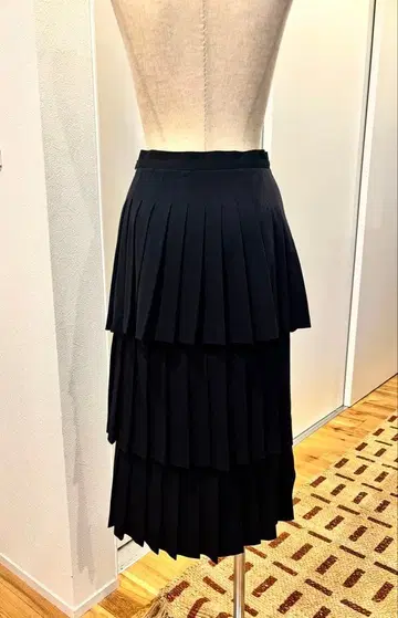 CLANE 클라네 미디 플리츠 스커트