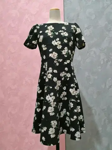 슈퍼 뷰티 블랙 원피스