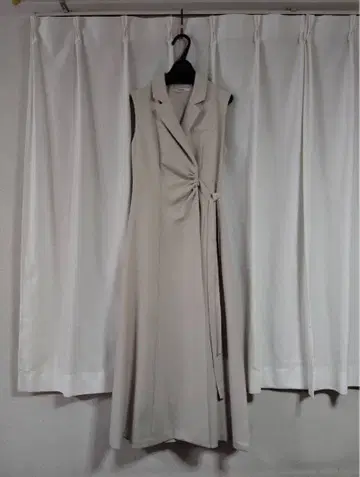 SNIDEL 신상 슬리브리스 롱 원피스