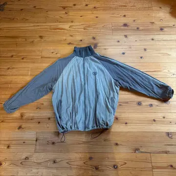 CPCM 그레이 나일론 자켓