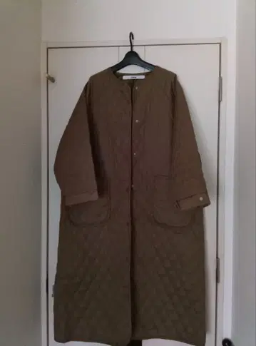 [ Libra Cue ] 퀼팅 볼륨 코트 올리브