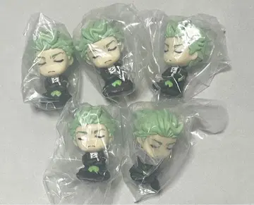 트위스테 어깨 쿵 피규어 세벡