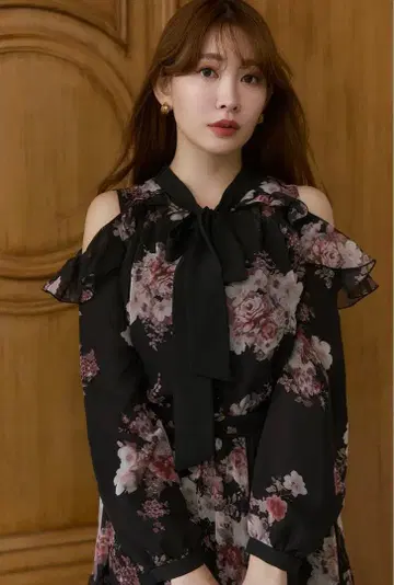 her lip to Isaline Bow-Tie Floral Blouse