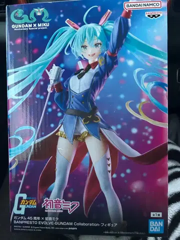 하츠네 미쿠 건담 콜라보 피규어