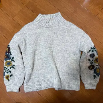 피플 트리 꽃무늬 자수 스웨터