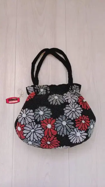 비즈 꽃무늬 핸드백