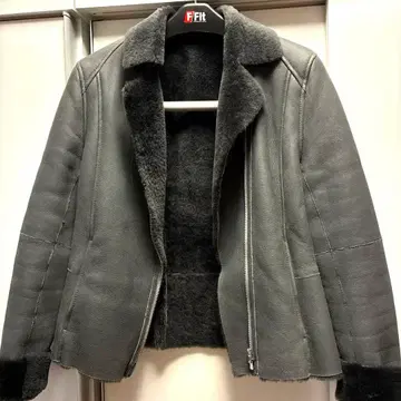 꼼사데모드 리얼 무스탕 (양가죽) 자켓