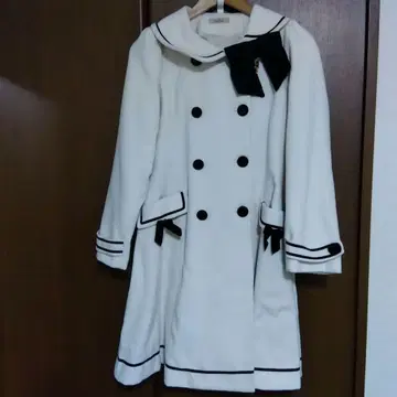 카드놀이 참 부착 아지메 카라 롱 코트 아이보리 미사용